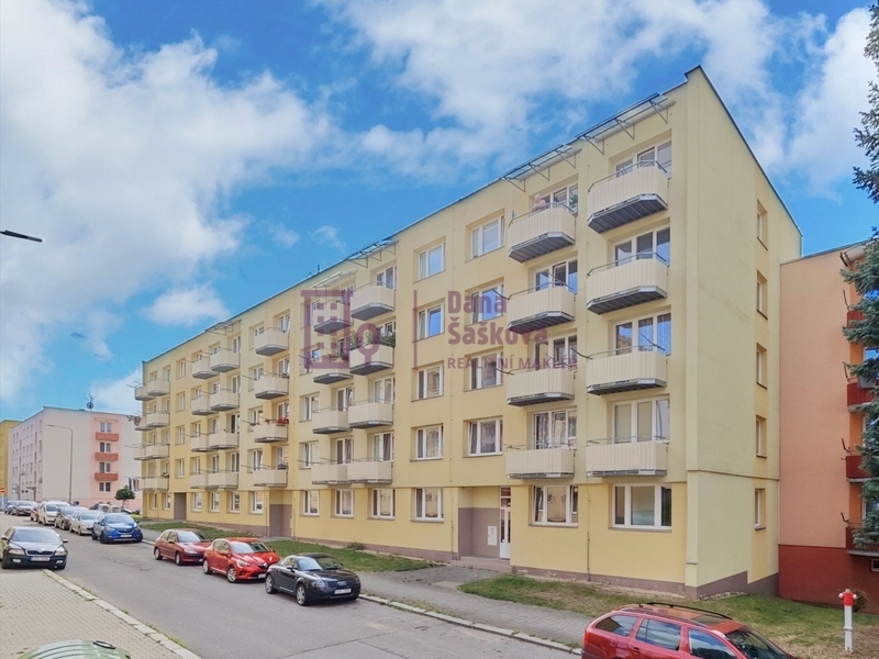 Pronájem, byt 2+1 s balkonem, 61 m2, Jindřichův Hradec, Pravdova
