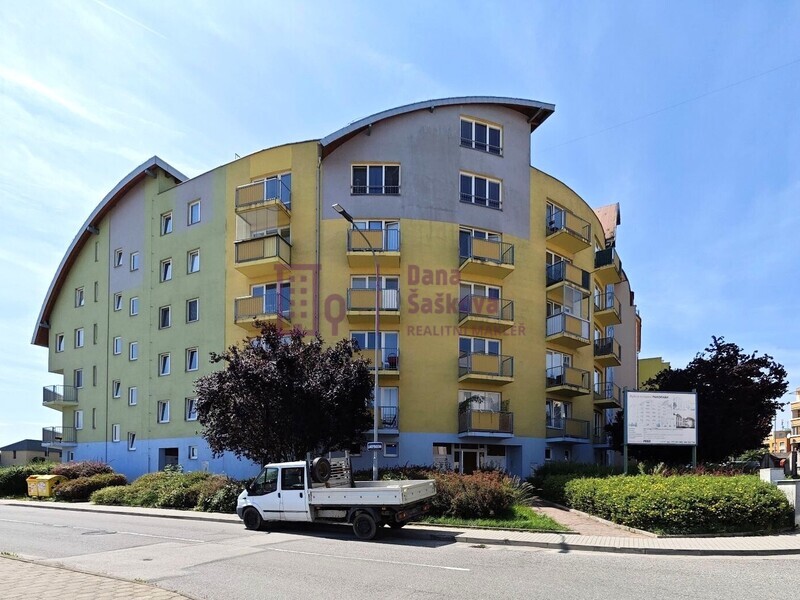 Pronájem, byt 2+kk s balkonem, 48 m2, Jindřichův Hradec, ul. Hvězdná