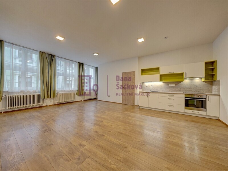 Pronájem, byt 2+kk, 62 m2, Jindřichův Hradec, ul. Panská