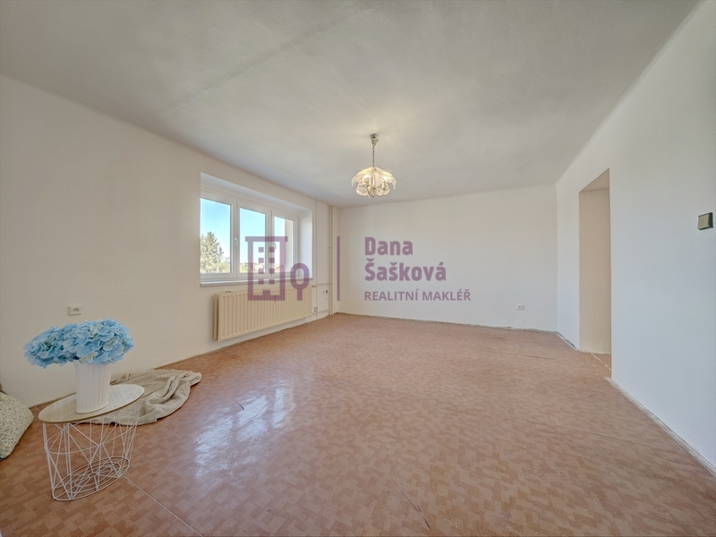 Prodej, byt 2+1 s garáží, Jindřichův Hradec, ul. Sídliště