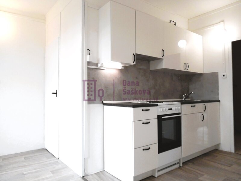 Pronájem, byt 3+1 s balkonem, 87 m2, Jindřichův Hradec, sídliště U Nádraží