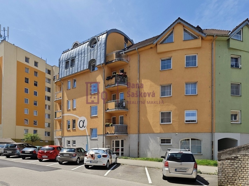 Pronájem, byt 2+1 s balkonem, 60 m2, Jindřichův Hradec, Kosmonautů