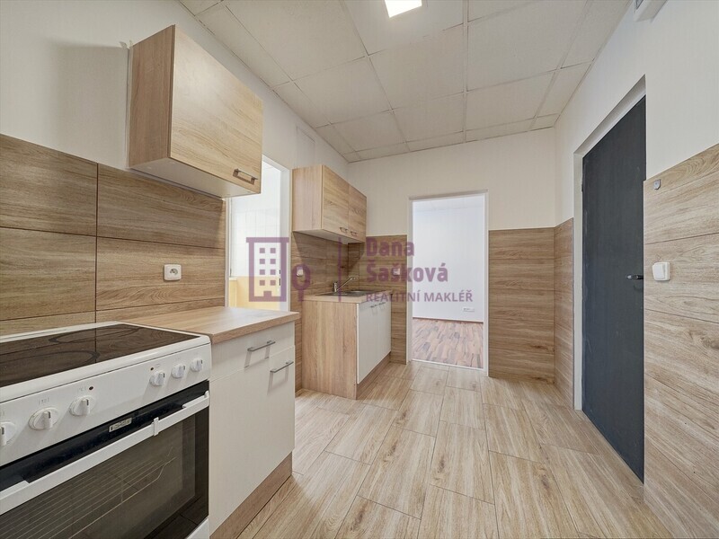 Pronájem, byt 2+1, 35 m2, Jindřichův Hradec, ul. Miřiovského