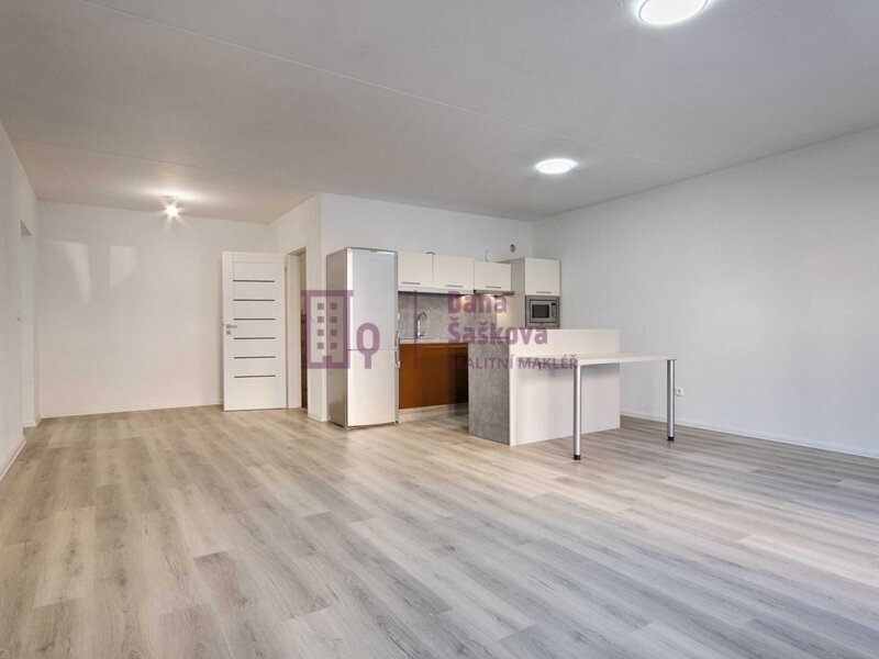 Pronájem, byt 1+kk s terasou, 48 m2, Jindřichův Hradec, náměstí Míru