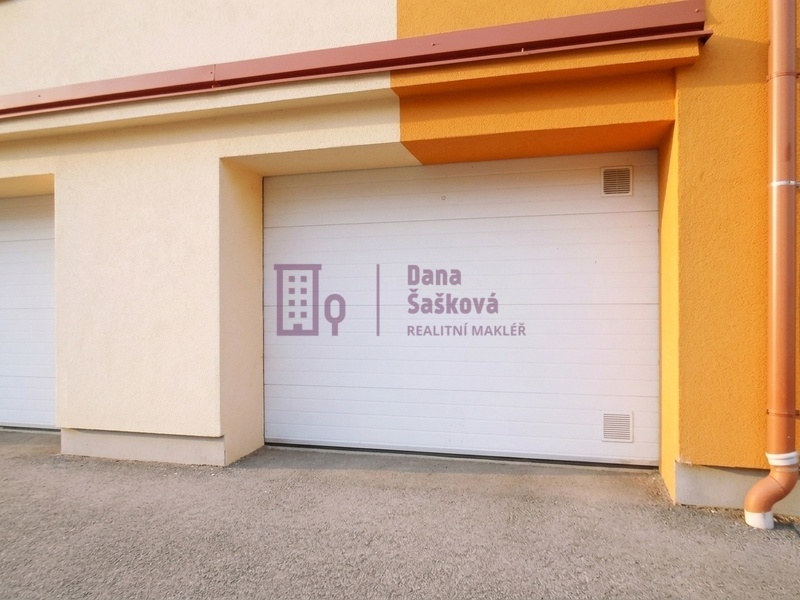 Pronájem, garáž, 18 m2, Jindřichův Hradec, sídliště Vajgar