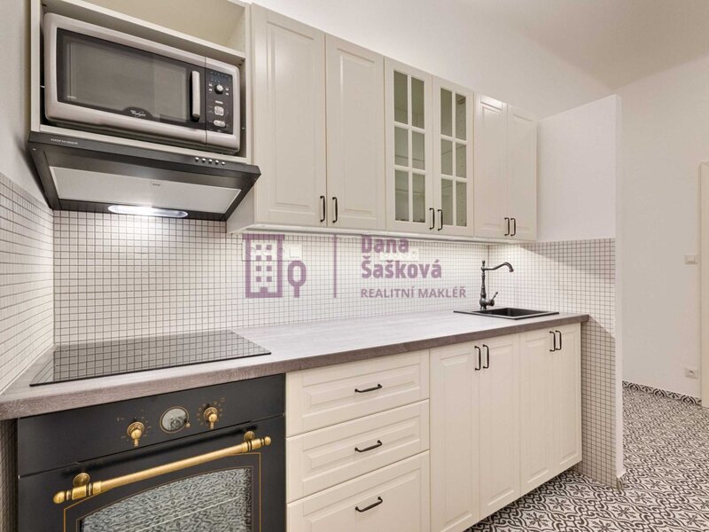 Pronájem, byt, 2+1, 71 m2, Jindřichův Hradec, nám. Míru