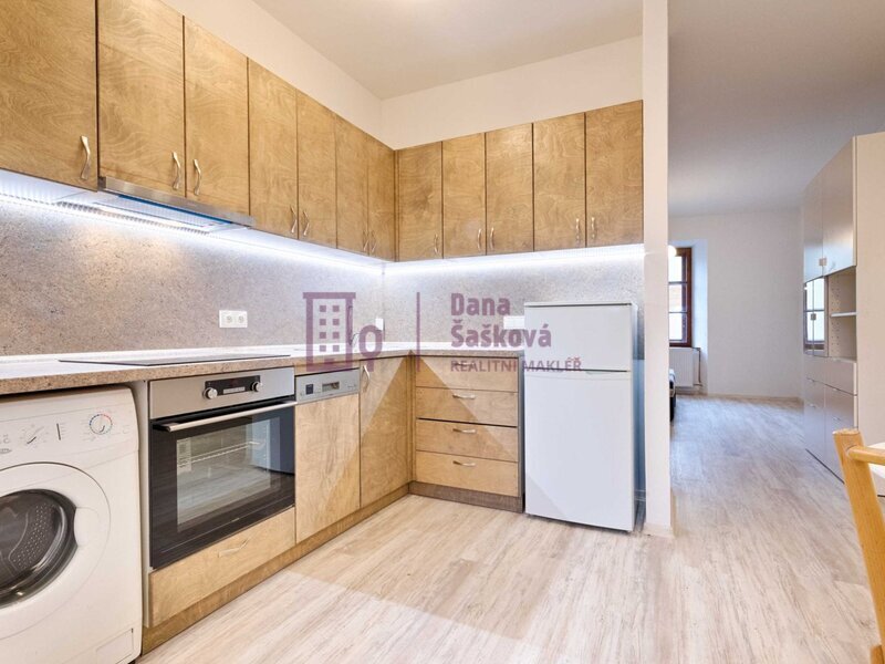 Pronájem, byt 1+kk, 36 m2, Jindřichův Hradec, ulice Kostelní