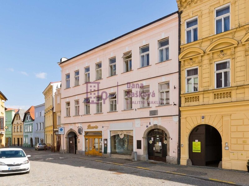 Pronájem, byt 1+1, 54 m2, Jindřichův Hradec, nám. Míru