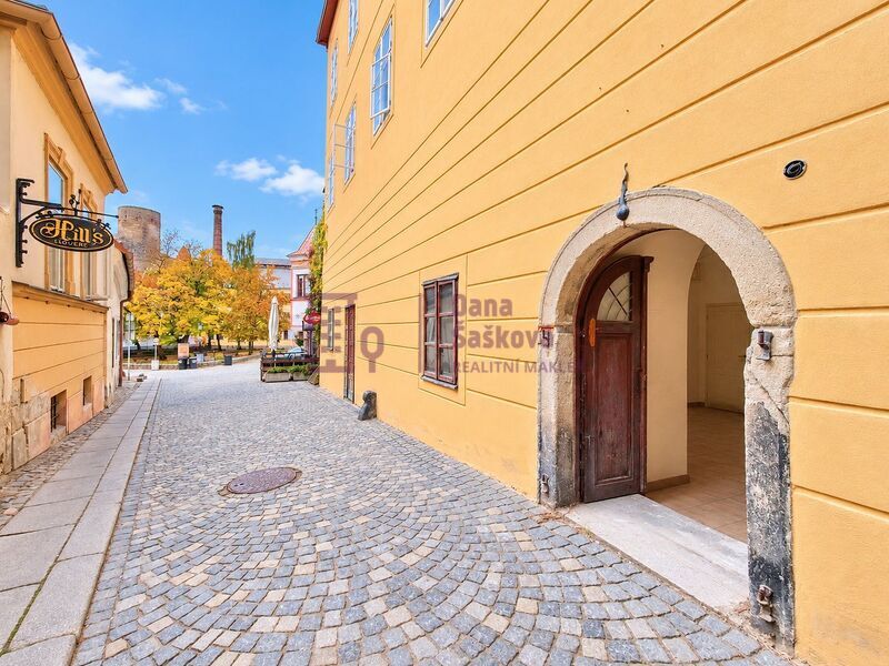 Pronájem, obchodní prostory, 41 m2, Jindřichův Hradec, nám. Míru