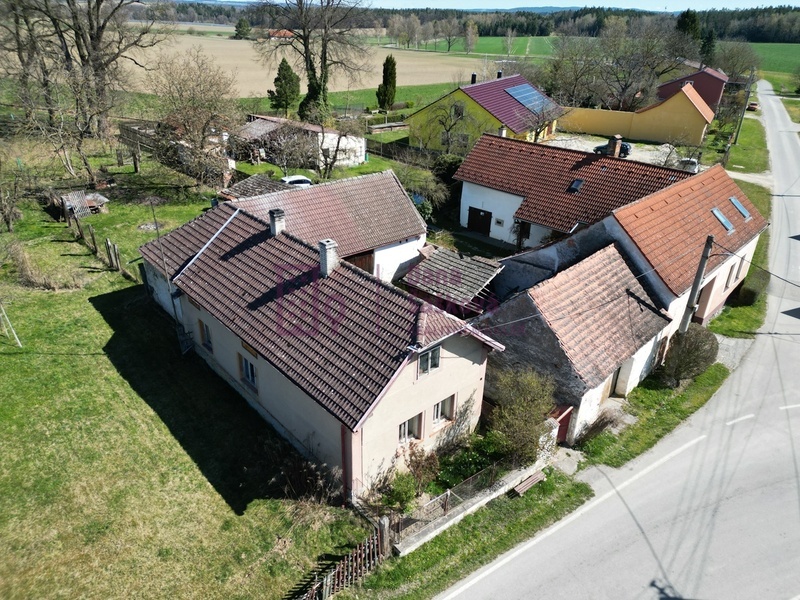 Prodej, rodinný dům, 2+1, 705 m2, okres Jindřichův Hradec, Záhoří