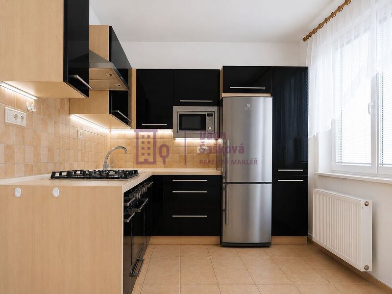 Pronájem, byt 2+1 s balkonem, 65 m2, Jindřichův Hradec, sídliště Vajgar