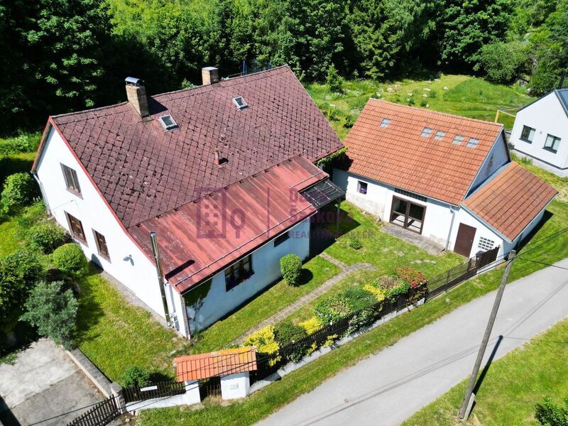 Pronájem, rodinný dům 3+2 s garáží, 1 217 m2, Mosty