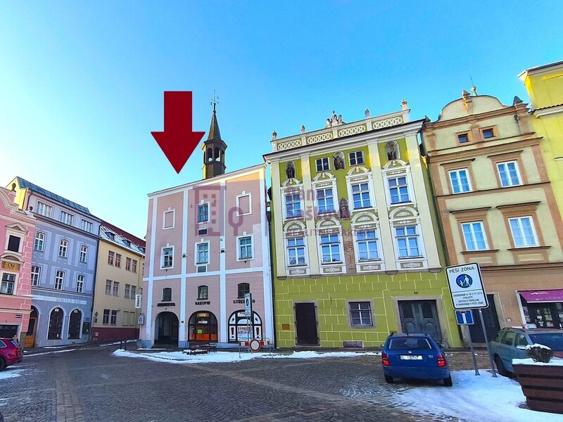 Pronájem, obchodní prostory 525 m2, Jindřichův Hradec, nám. Míru