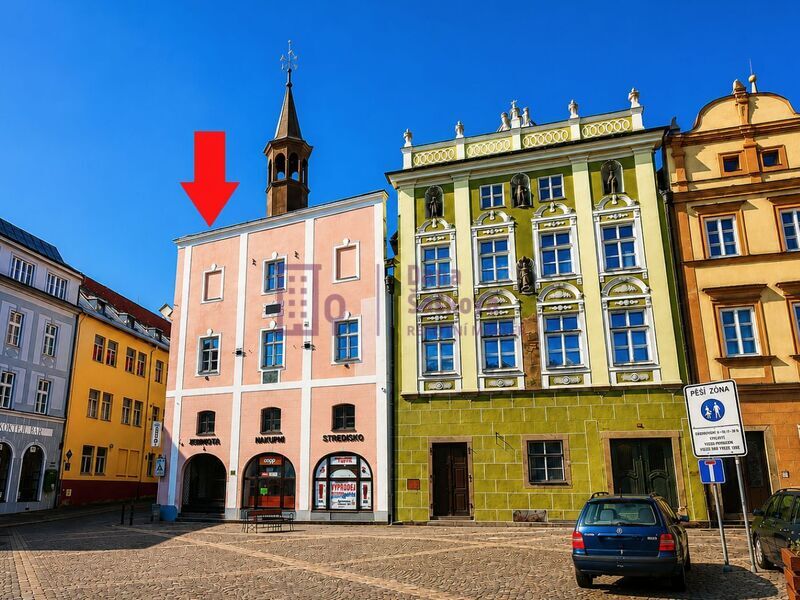 Pronájem, obchodní prostory 525 m2, Jindřichův Hradec, nám. Míru
