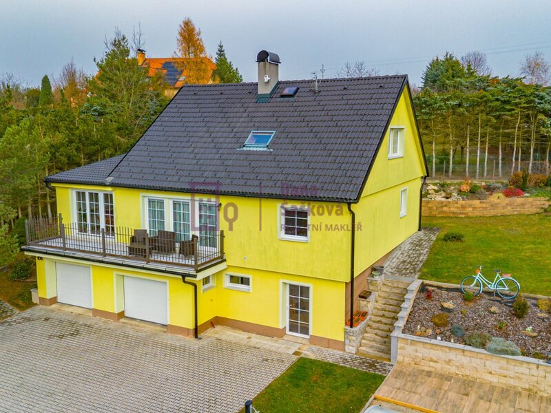 Prodej, rodinný dům s bazénem, 1170 m2, Dačice - Bílkov