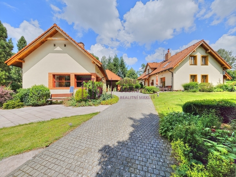 Prodej, rodinný dům se zahradním parkem, 8 467 m2, Horní Pěna