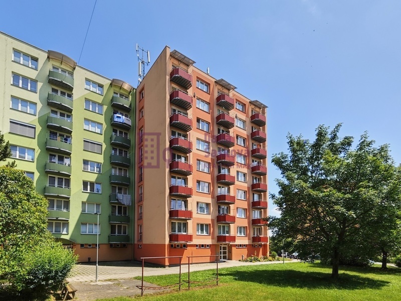 Prodej, byt 3+1 s balkonem, 65 m2, Jindřichův Hradec, sídliště Vajgar
