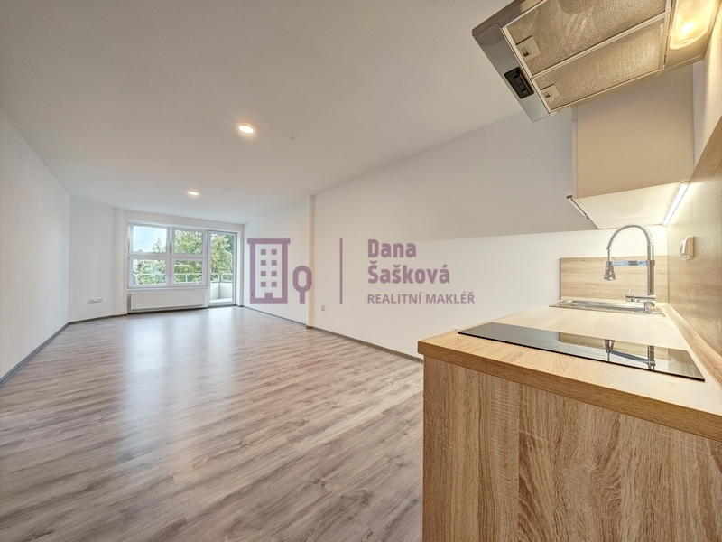 Pronájem, byt 2+kk s terasou, 65 m2, Jindřichův Hradec, Nádražní